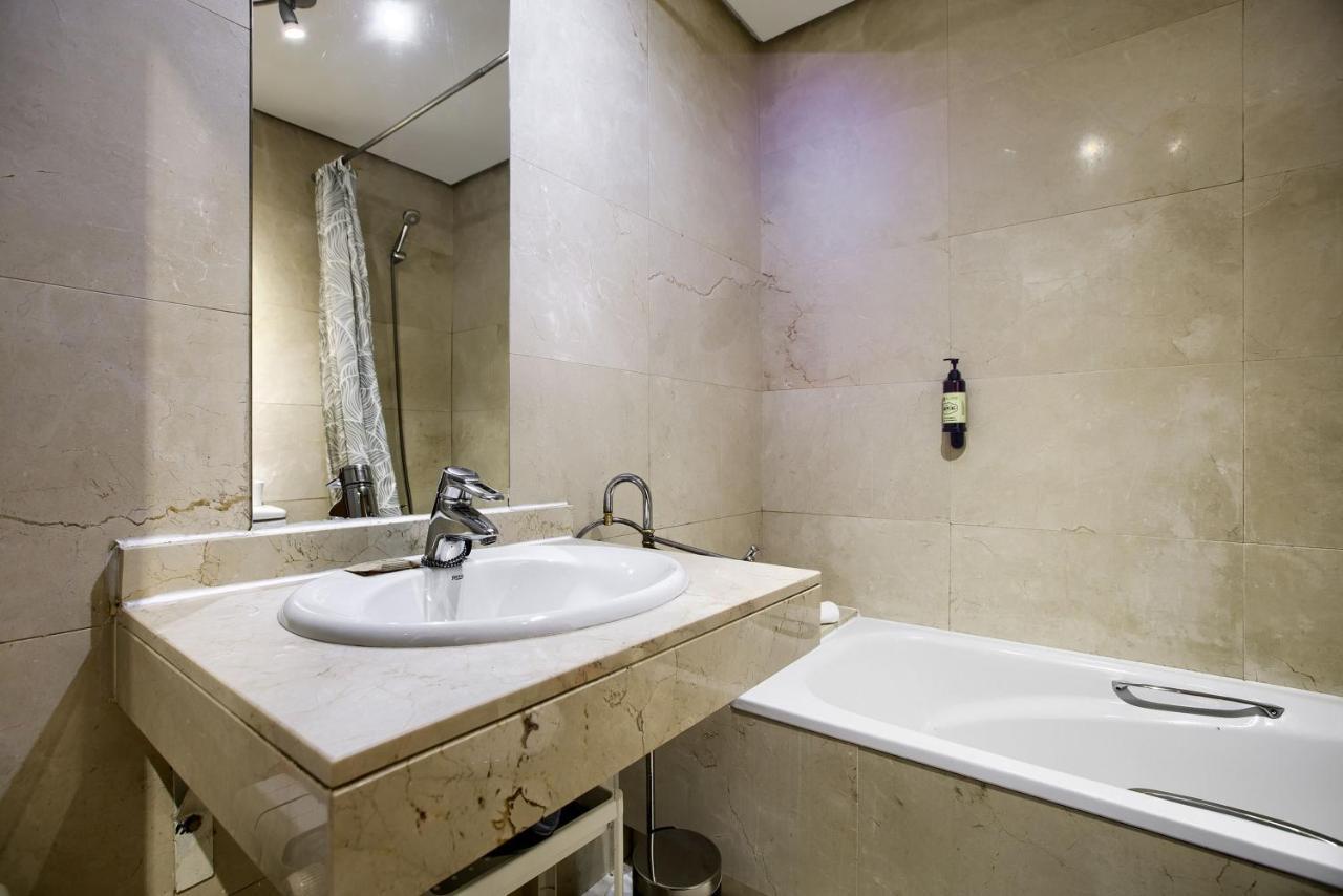 Charming Elegant Gran Via Apartment Madrid Luaran gambar